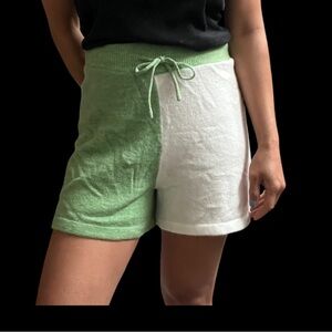 NWT Anthropologie Women’s Colorblock Green Ivory Lounge Shorts, size Medium